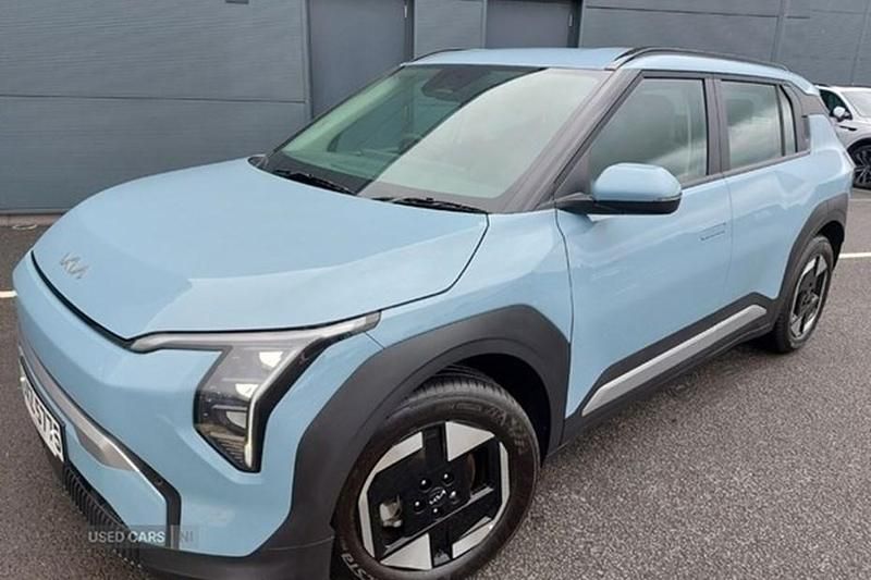 Used 2025 Kia EV3 2 SUV | £29,995 (Super price) - Image 1/1