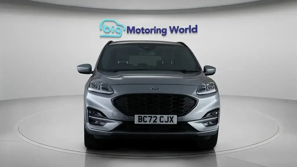 Usado Ford Kuga ST-Line X 150 CV (110 kW) 2023 Plateado SUV