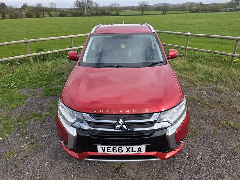 Used Mitsubishi Outlander P-HEV 199 HP (146 kW) 2016 Red Estate