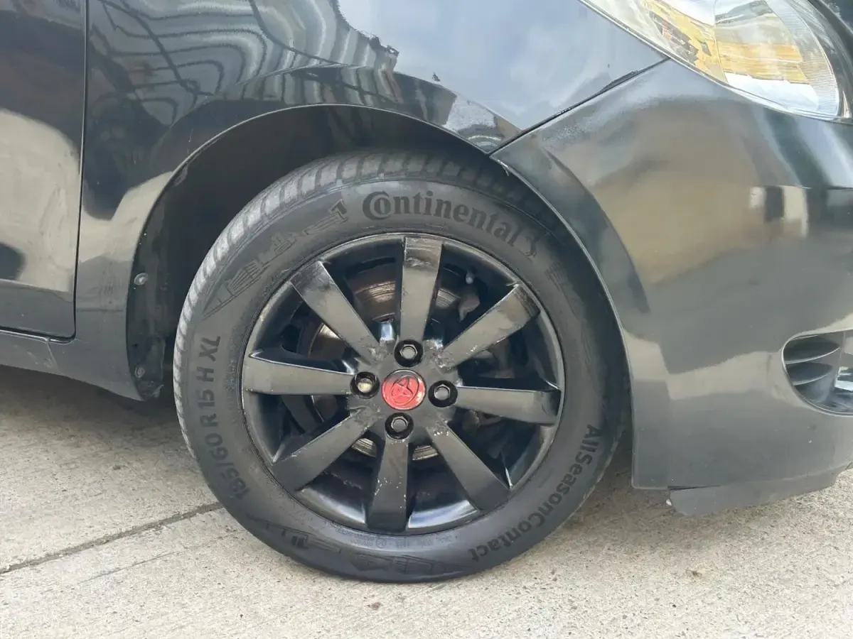 Used Toyota Yaris 101 HP (74 kW) 2009 Black Hatchback