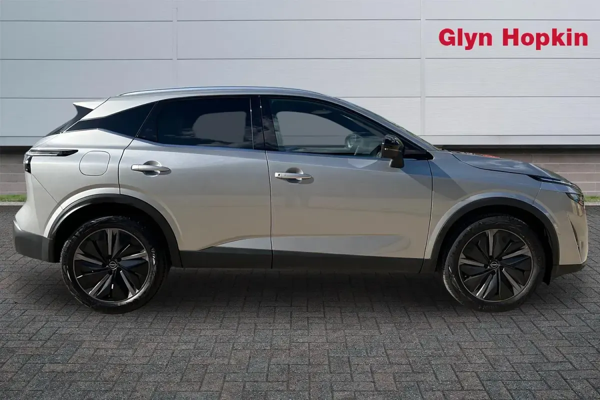 Used Nissan Qashqai Tekna 158 HP (116 kW) 2025 Silver SUV