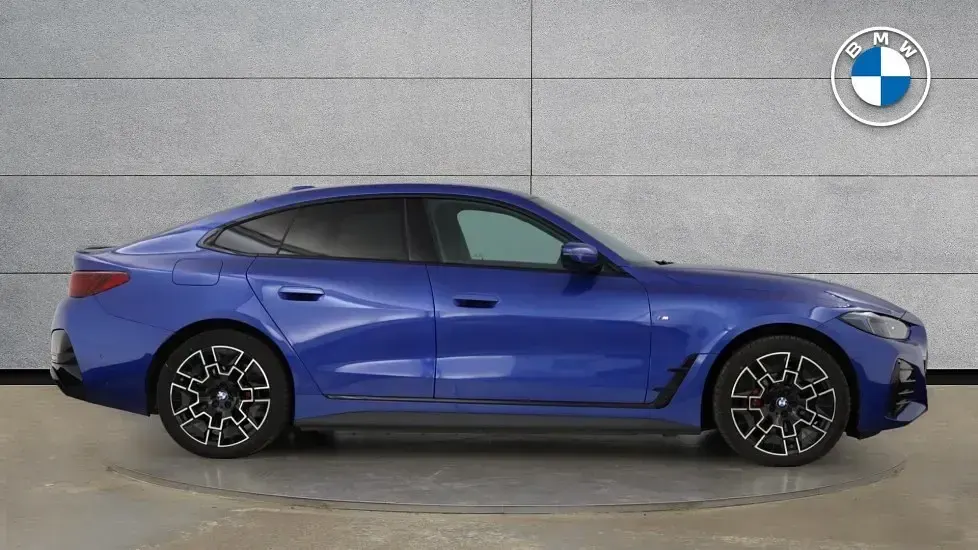 Usado BMW i4 M Sport 250 kW (340 HP) 2025 Azul Sedan