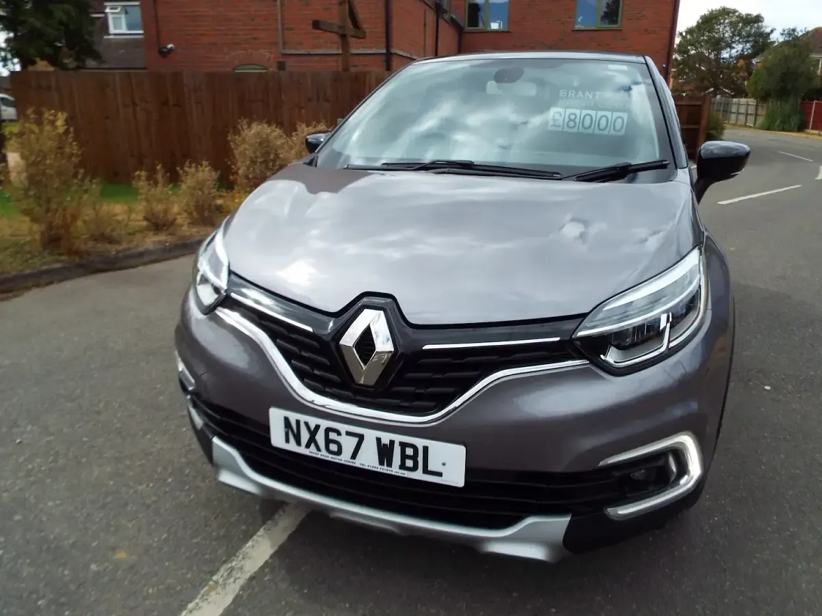 Used Renault Captur Dynamique 90 HP (66 kW) 2017 Grey SUV