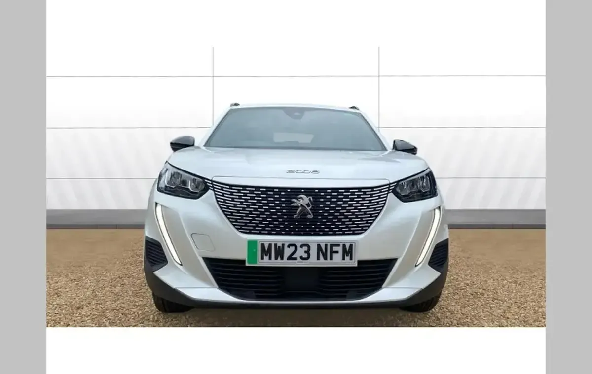 Used Peugeot e-2008 Active+ 100 kW (136 HP) 2023 White SUV