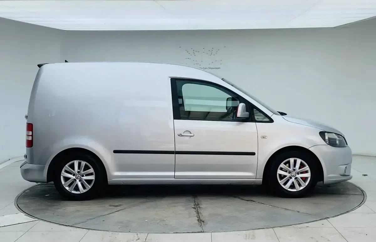 Used VW Caddy Highline 102 HP (75 kW) 2012 Silver MPV