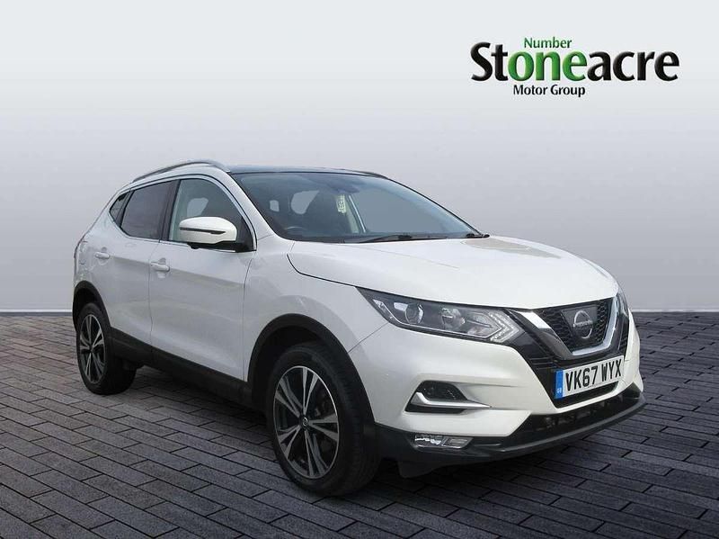 White Used 2017 Nissan Qashqai N-Connecta SUV | £11,995 (A bit pricey) - Image 1/4