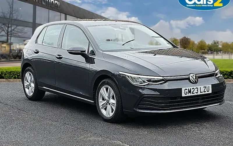 Used VW Golf VIII Life 131 HP (96 kW) 2023 Hatchback