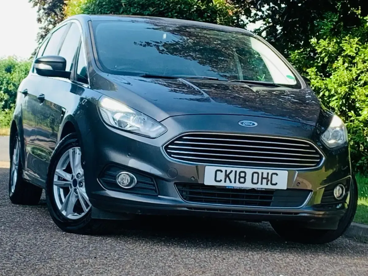 Used Ford S-MAX Titanium 180 HP (132 kW) 2018 Grey MPV