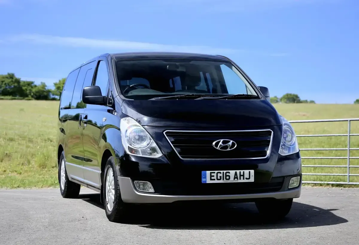 Used Hyundai I800 SE 170 HP (125 kW) 2016 Black MPV