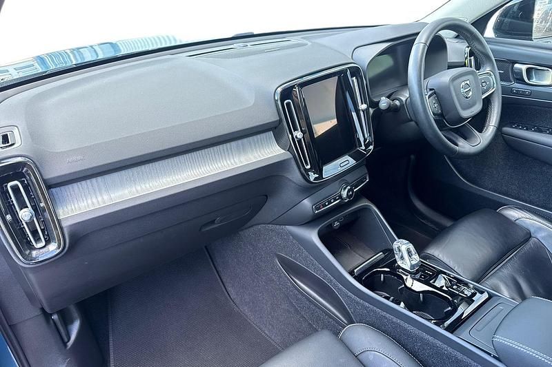 Used Volvo XC40 Ultimate 197 HP (144 kW) 2022 Fjord blue SUV