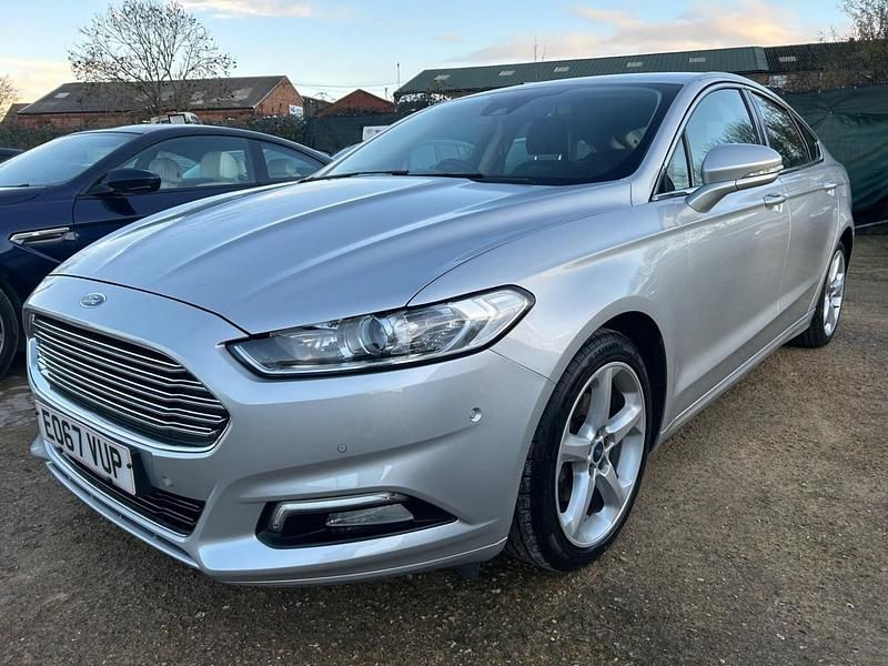 Used Ford Mondeo Titanium 150 HP (110 kW) 2017 Silver Hatchback