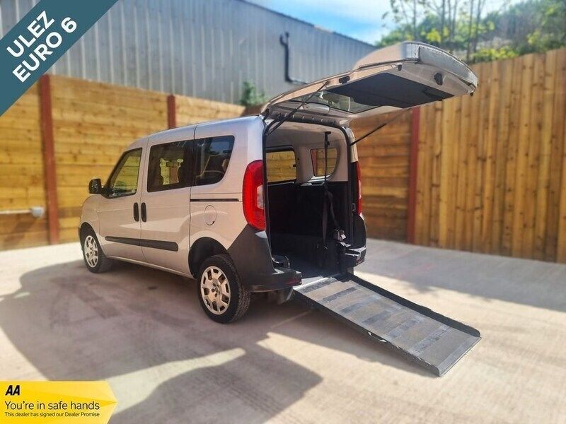 Grey Used 2018 Fiat Doblò MPV | £6,902 (Fair price) - Image 1/4