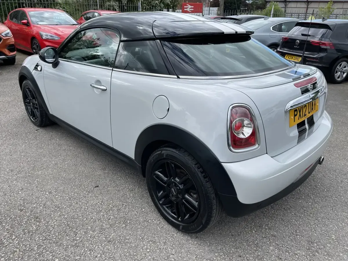 Begagnad Mini Cooper Coupé 2012 Silver Sportkupé