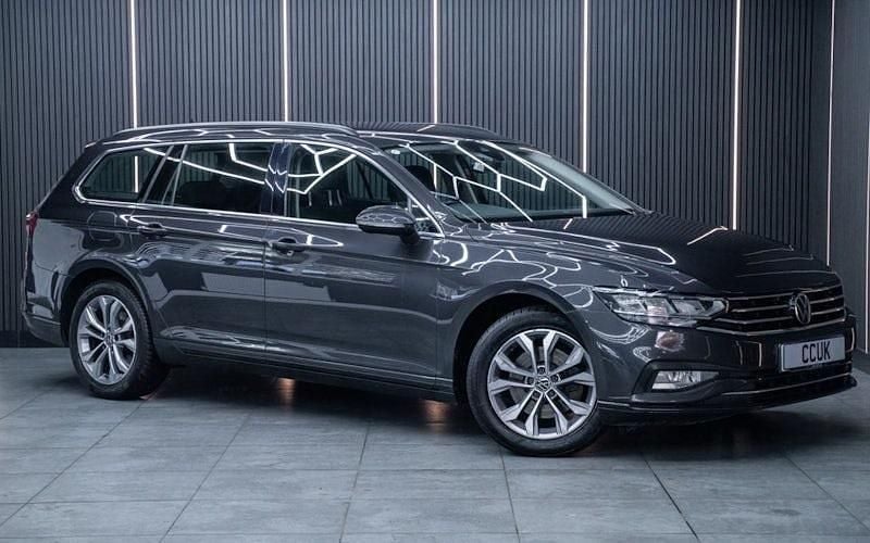 Used 2023 VW Passat SE Estate | £13,645 (Good price) - Image 1/4