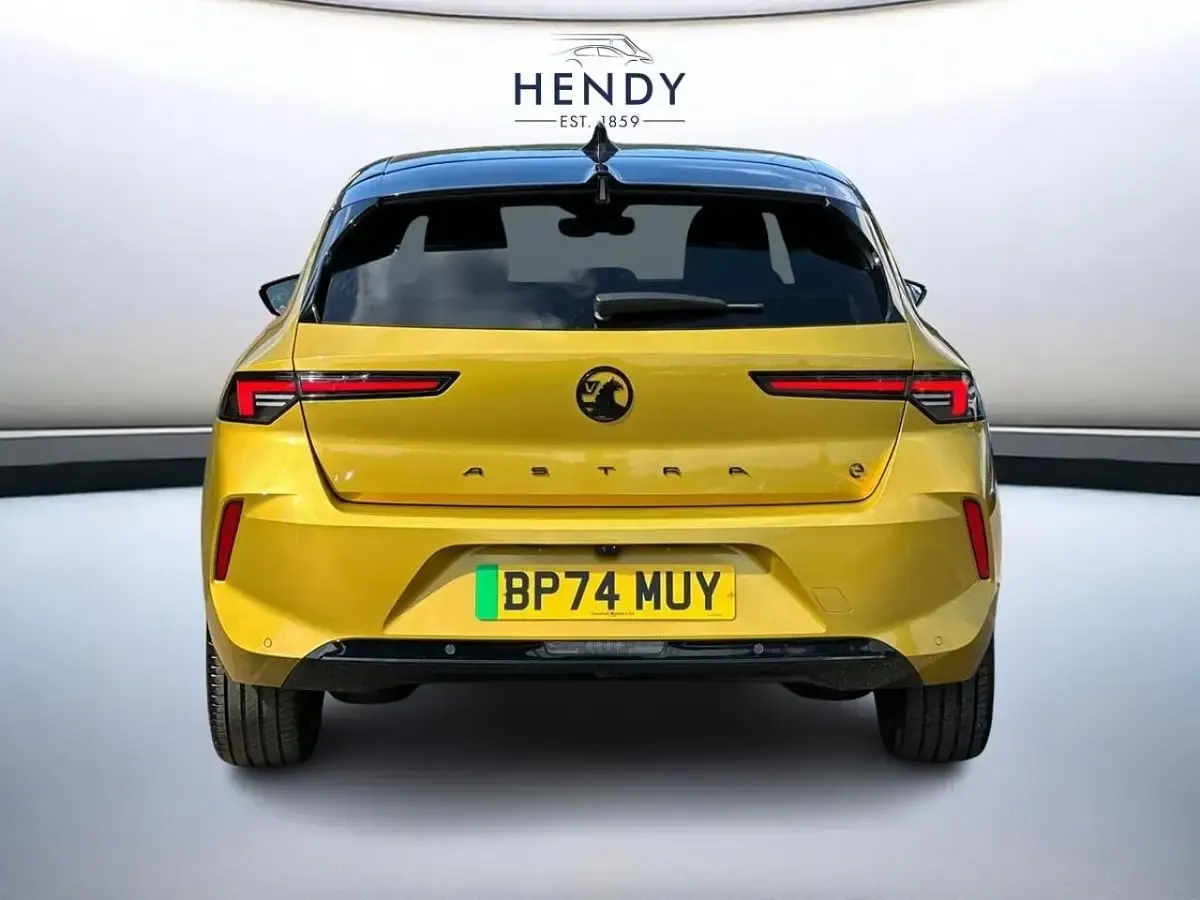 Used Vauxhall Astra 113 kW (154 HP) 2025 Yellow Hatchback