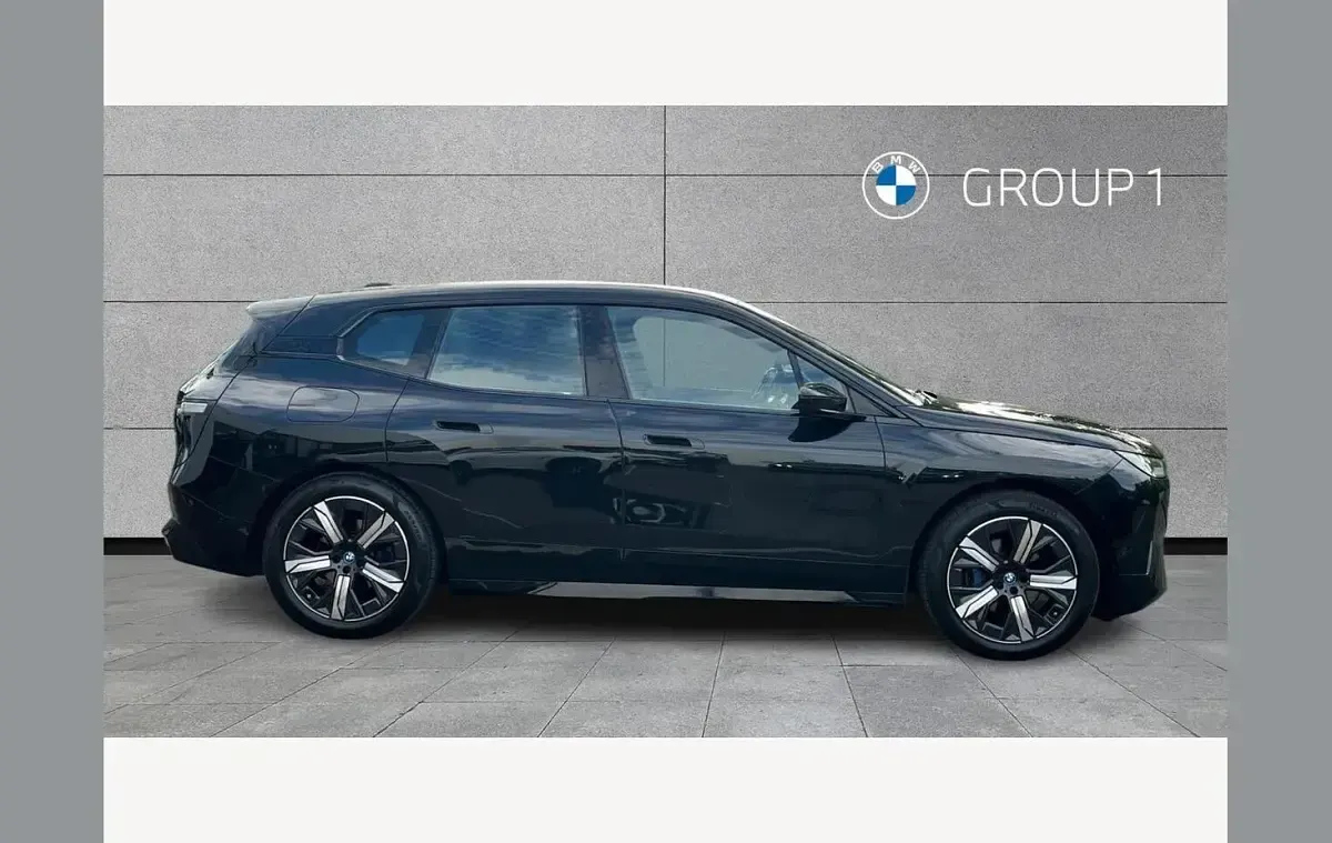 Usado BMW iX M Sport 239 kW (326 HP) 2023 Preto SUV