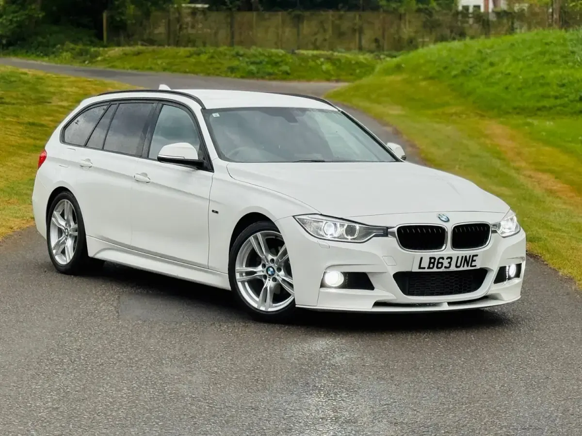 Begagnad BMW 320 2013 Vit Kombi