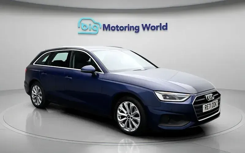 Usado Audi A4 150 HP (110 kW) 2023 Carrinha