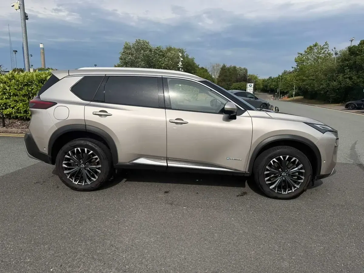 Used Nissan X-Trail Tekna 204 HP (150 kW) 2025 Silver SUV