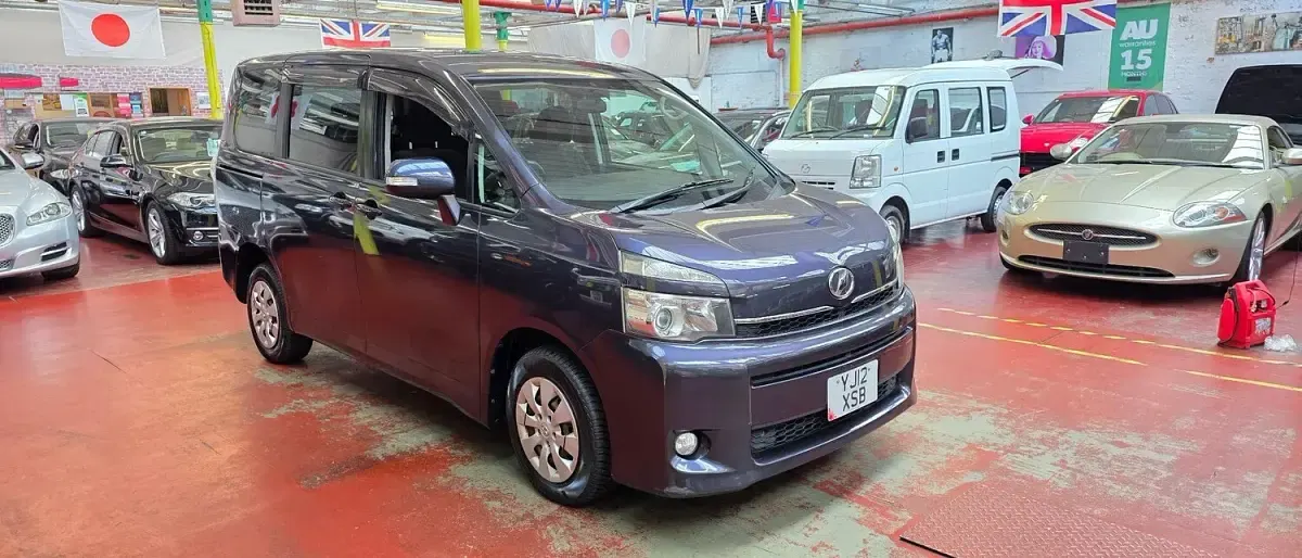 Used Toyota Voxy 2023 Mauve/purple