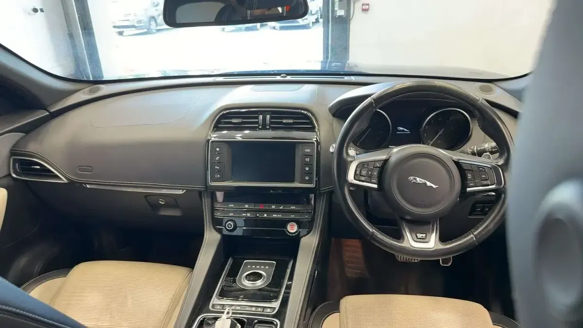 Used Jaguar F-Pace R-Sport 250 HP (183 kW) 2017 Blue SUV