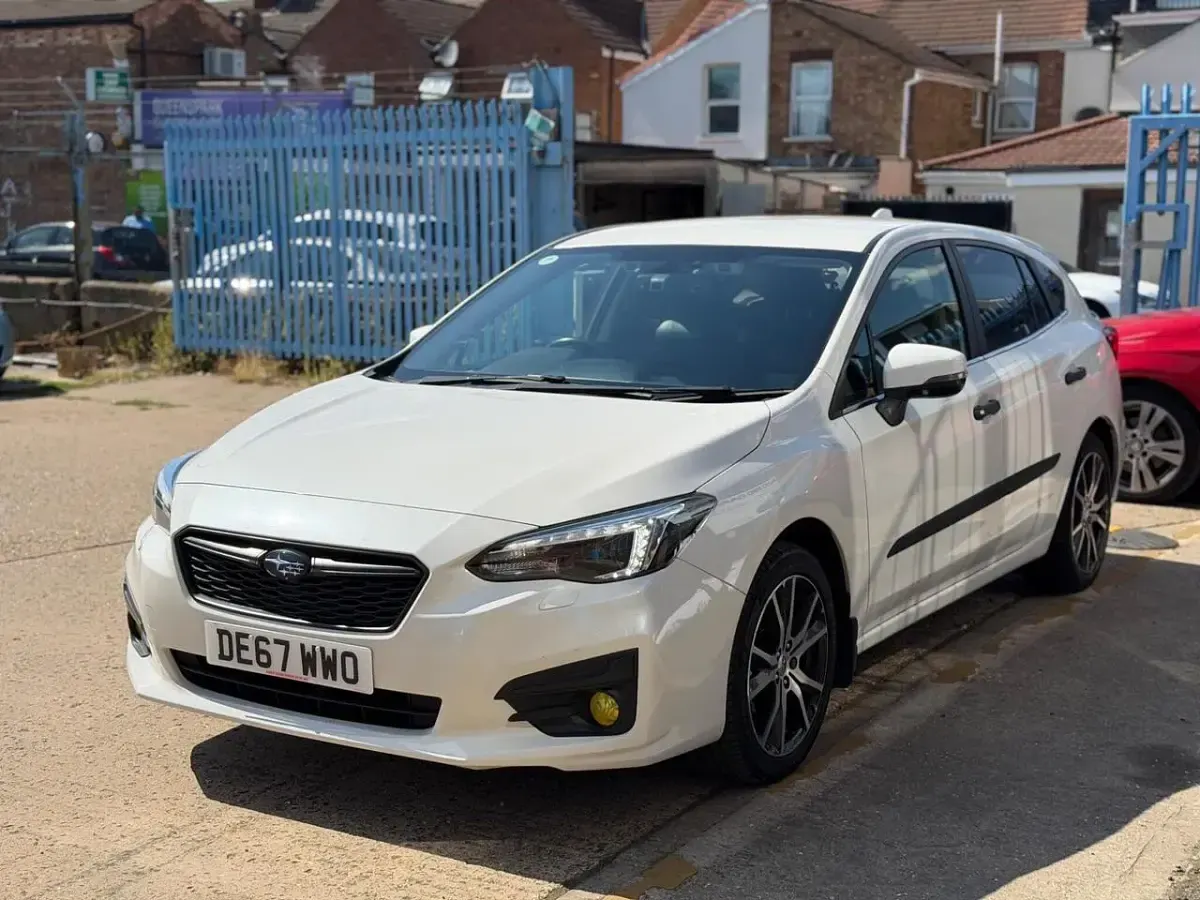 Used Subaru Impreza 2018 White Hatchback