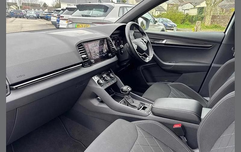 Used Skoda Karoq SportLine 150 HP (110 kW) 2023 Moon white metallic SUV