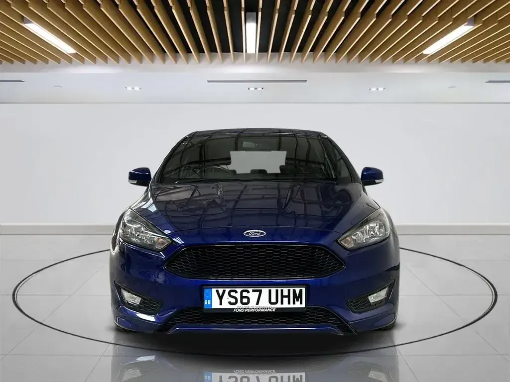 Used Ford Focus ST-Line 140 HP (102 kW) 2017 Blue Hatchback