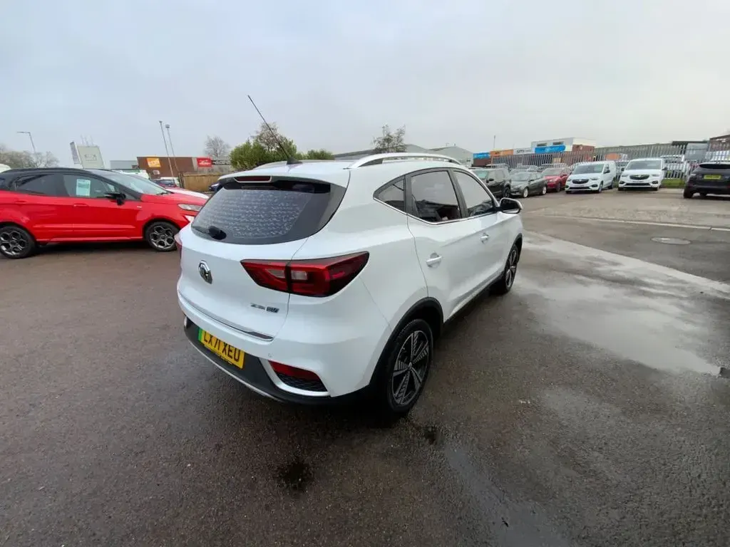Used MG ZS Exclusive 105 kW (143 HP) 2021 White SUV