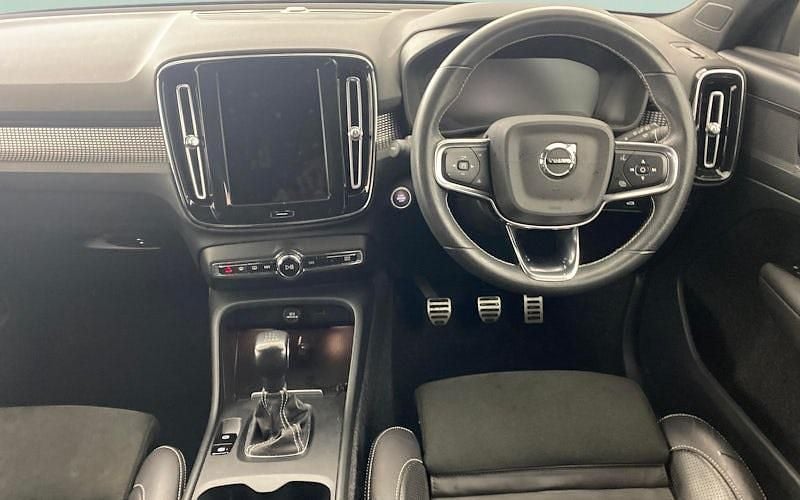 Used Volvo XC40 R-Design 163 HP (119 kW) 2020 Black SUV