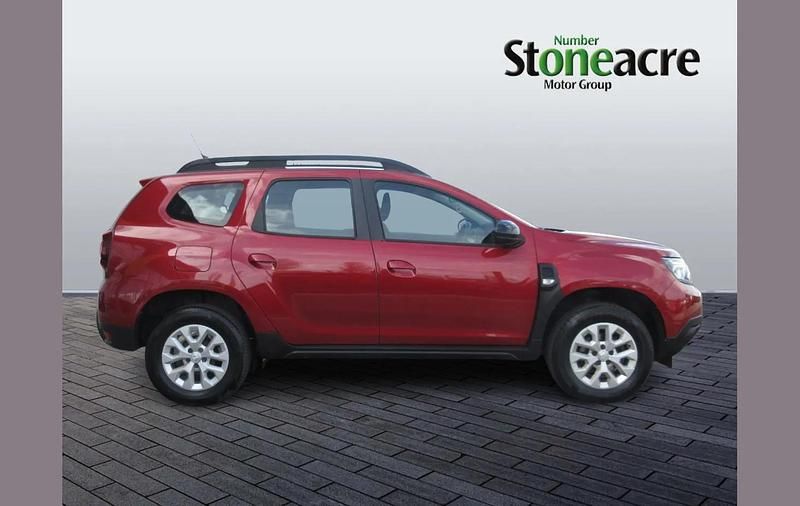 Used Dacia Duster Comfort 91 HP (66 kW) 2022 Red SUV