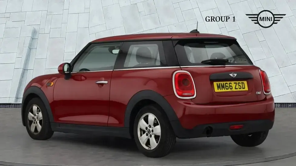 Used Mini ONE Hatch 102 HP (75 kW) 2016 Red Hatchback