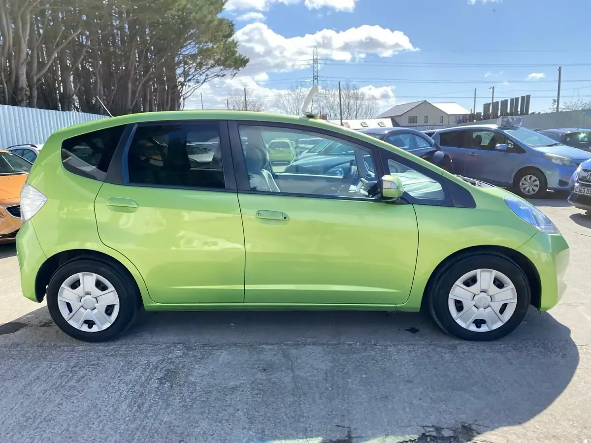 Used Honda Fit Hybrid 2010 Green Hatchback