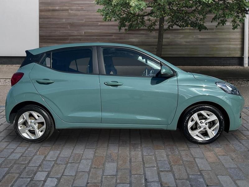 Used Hyundai i10 SE 84 HP (61 kW) 2022 Green Hatchback
