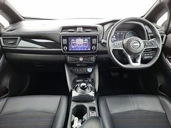 Usado Nissan Leaf N-Connecta 110 kW (150 HP) 2022 Vermelho Citadino