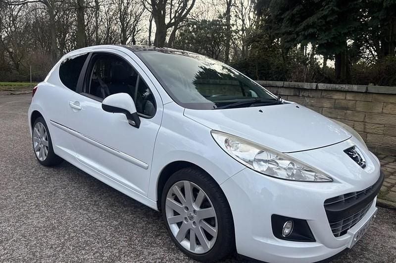Used Peugeot 207 Allure 120 HP (88 kW) 2011 White Hatchback