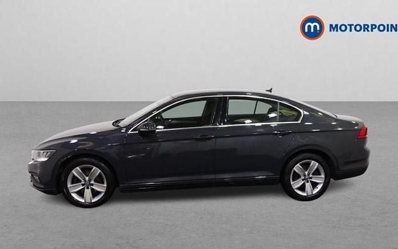 Used VW Passat SE 150 HP (110 kW) 2020 Grey Sedan