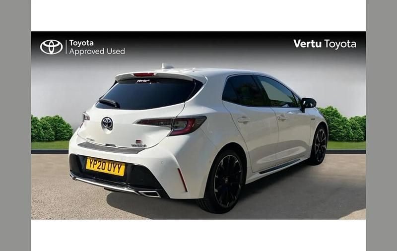 Used Toyota Corolla Sport 184 HP (135 kW) 2020 White Hatchback