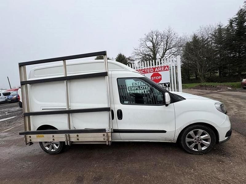 Used Fiat Doblò 2017 White MPV
