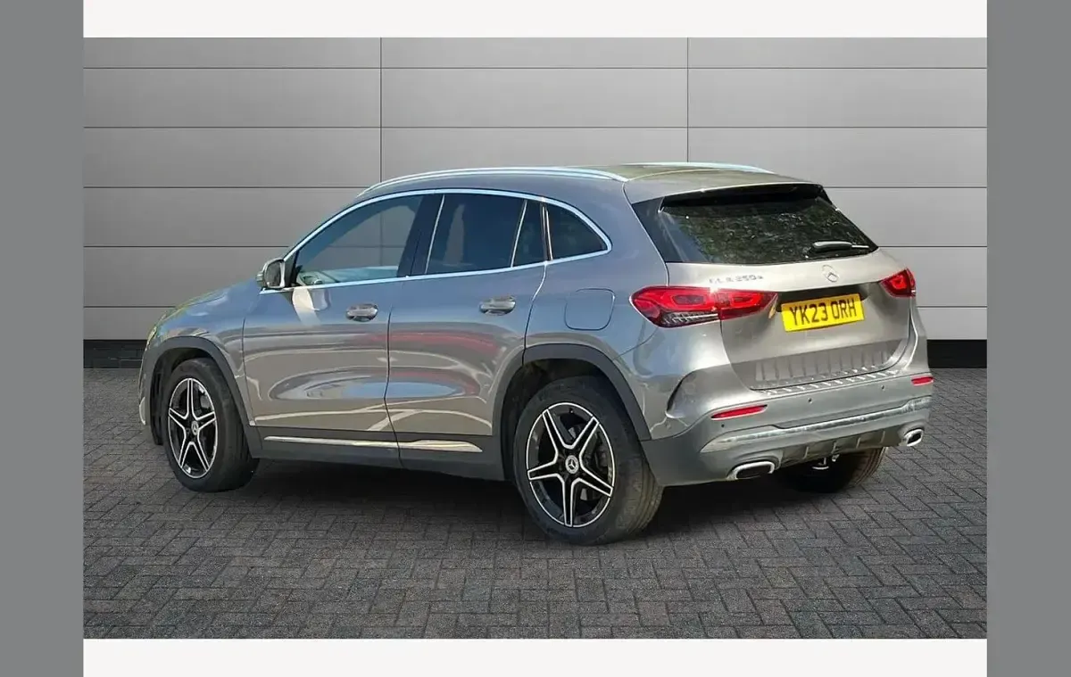 Used Mercedes GLA250 Executive 214 HP (157 kW) 2023 Grey SUV