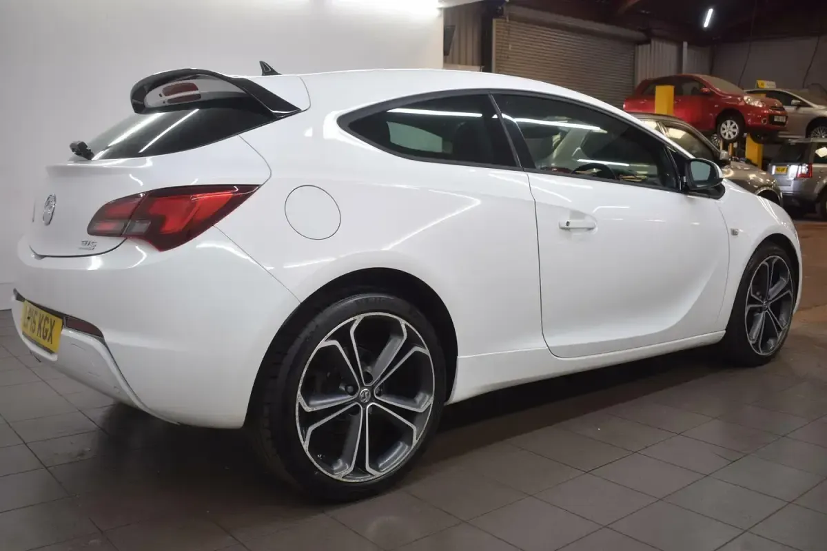 Used Vauxhall Astra GTC Edition 2015 White Hatchback