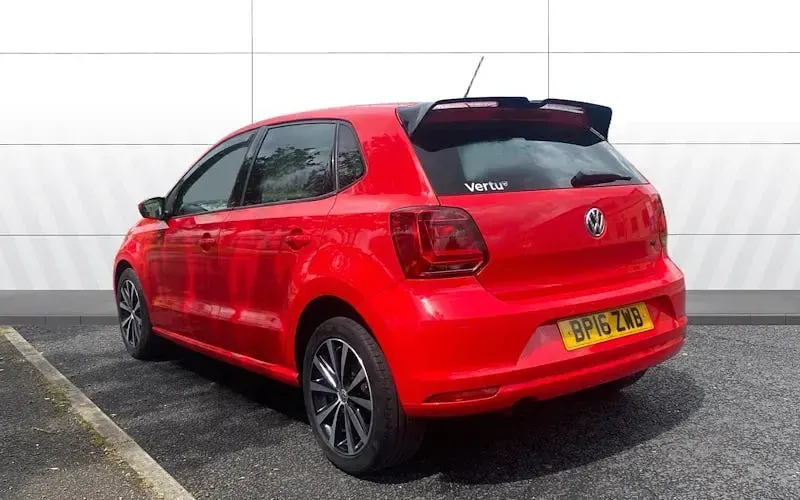 Used VW Polo Match 90 HP (66 kW) 2016 Red Hatchback