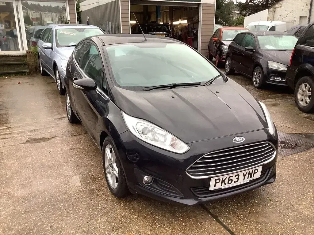 Used Ford Fiesta Zetec 82 HP (60 kW) 2013 Black Hatchback
