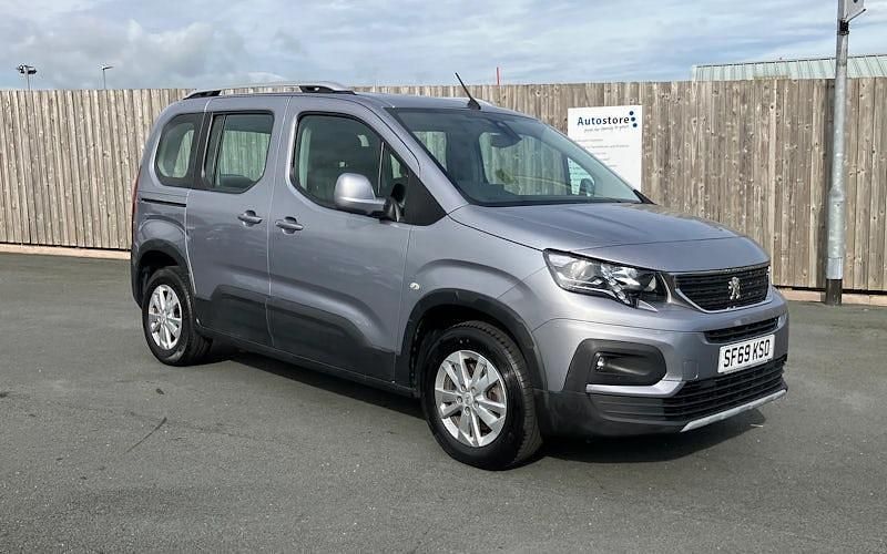 Used 2023 Peugeot Rifter Allure MPV | £15,500 (Super price) - Image 1/4