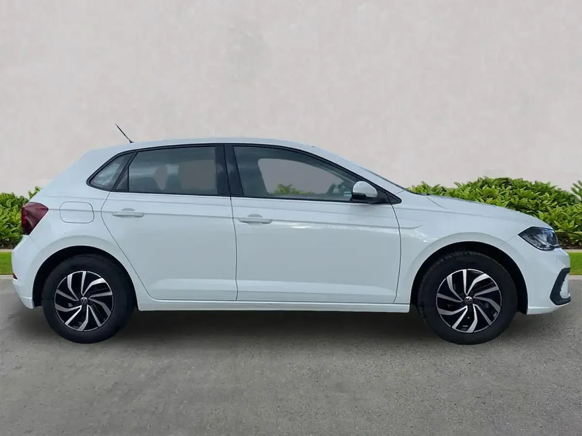 Käytetty VW Polo Life 80 HP (58 kW) 2023 Valkoinen Viistoperä