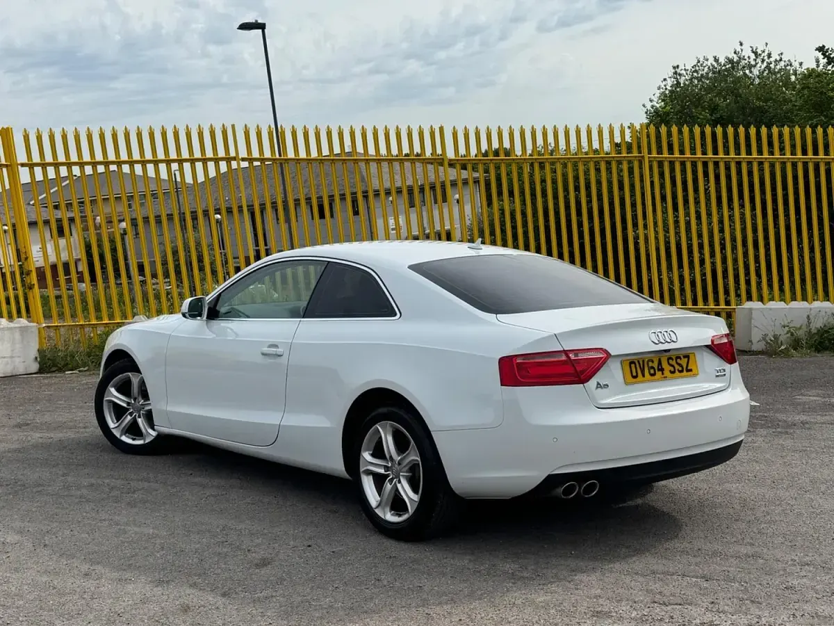 Used Audi A5 Comfort 163 HP (119 kW) 2015 White Coupe