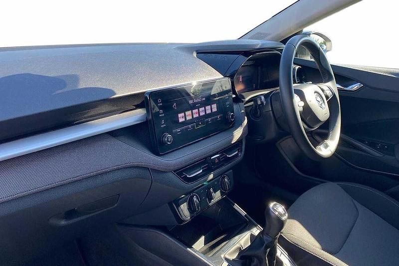Used Skoda Fabia Colour Edition 59 HP (43 kW) 2024 Brilliant silver metallic black magic pearl effect Hatchback
