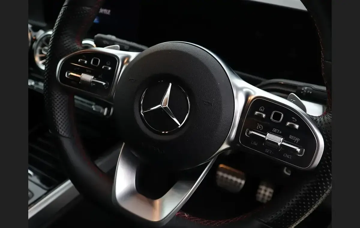 Used Mercedes GLB200 AMG Line Premium 161 HP (118 kW) 2022 Blue SUV