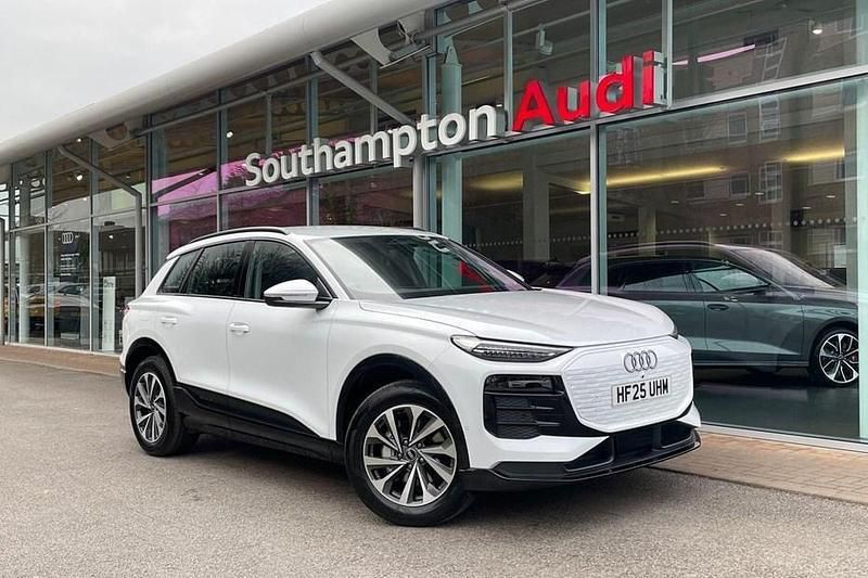 Used 2025 Audi Q6 e-tron Sport SUV | £59,789 (Good price) - Image 1/1