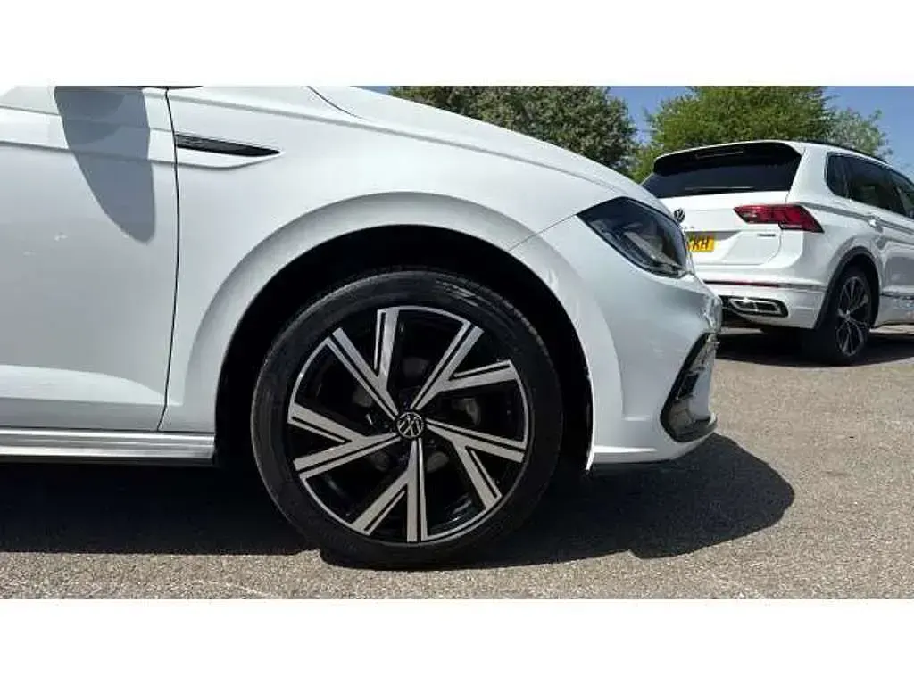 Used VW Polo R-line 95 HP (69 kW) 2023 White Hatchback